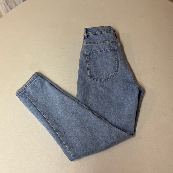 2/$20 - Zara Trafaluc High Rise , Straight Cut- Mom Jeans - 00 or 0 - XS - Picture 2 of 9